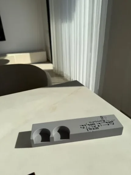 פמוט זוגי בטון אפור