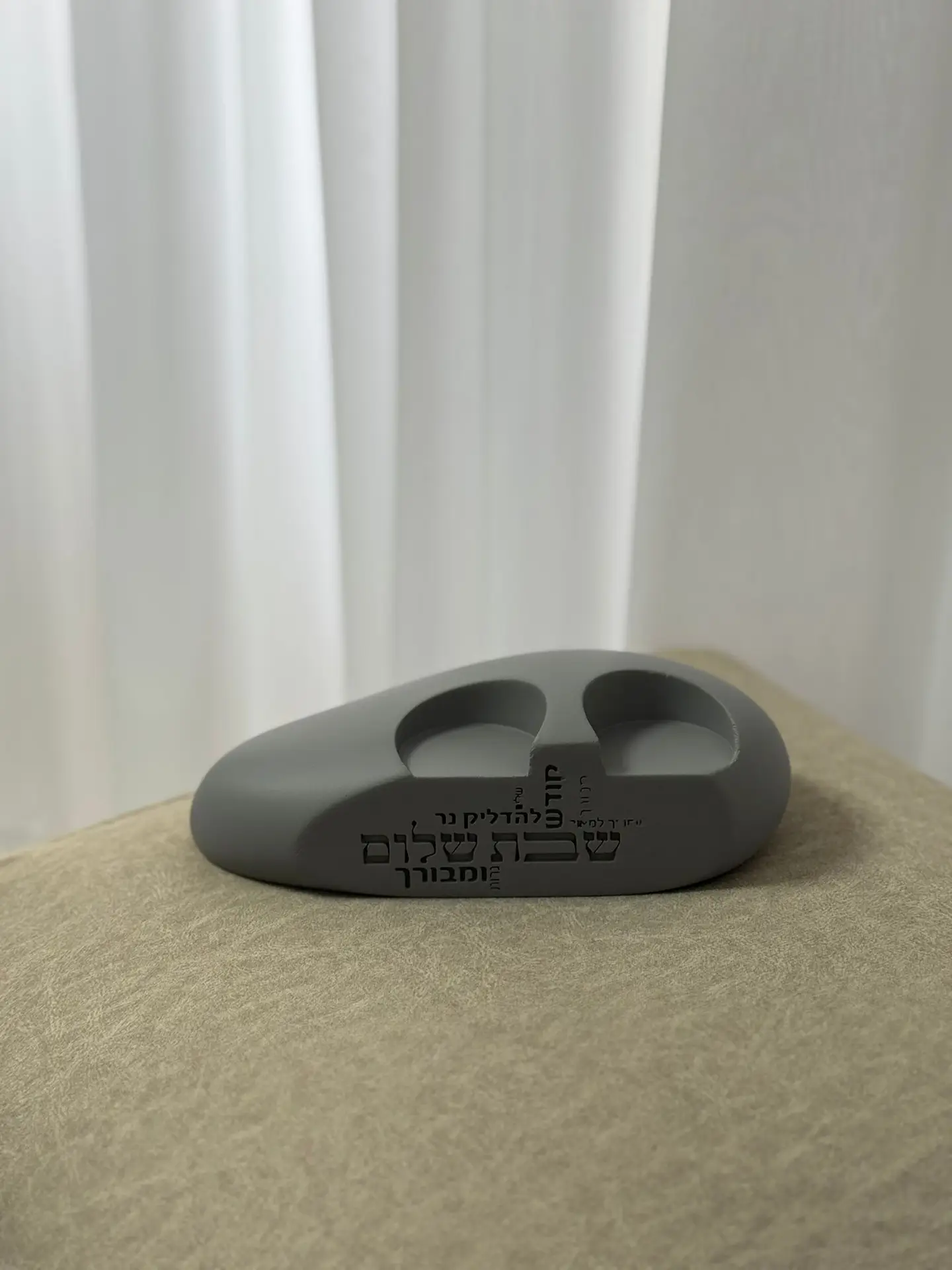 IMG_8037 פמוט חלוק נחל זוגי אפור