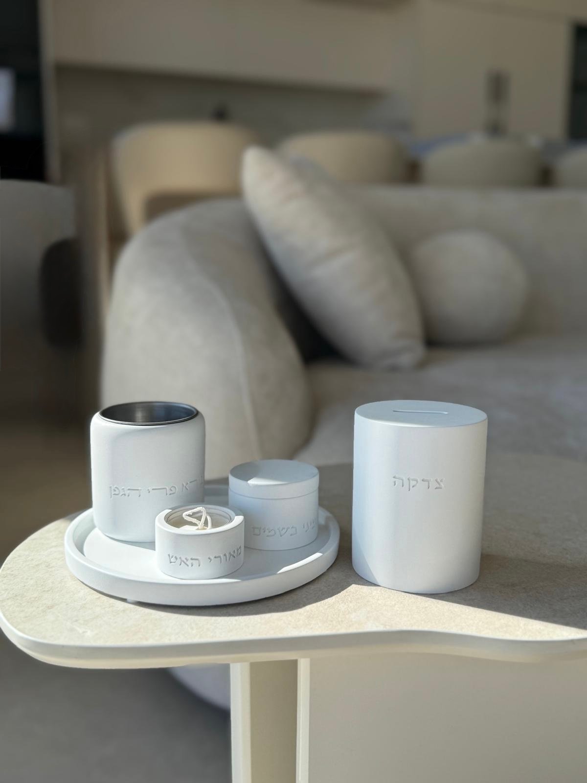 50477868-c490-4527-93a9-3c5164b0c434 סט בטון הבדלה וצדקה ברמת גימור גבוהה