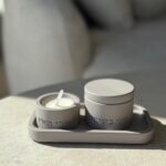 מעמד הבדלה בטון אפור