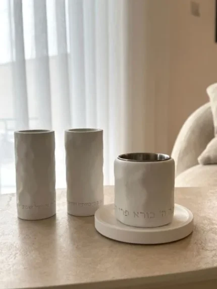 כוס קידוש ופמוטים